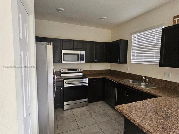 3741 SE 1st St ., Homestead FL 33033
