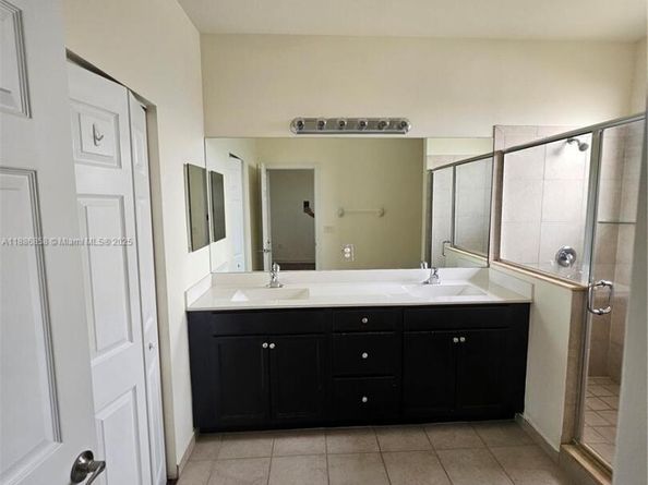 3741 SE 1st St ., Homestead FL 33033