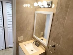 3690 N 56th Ave 916, Hollywood FL 33021