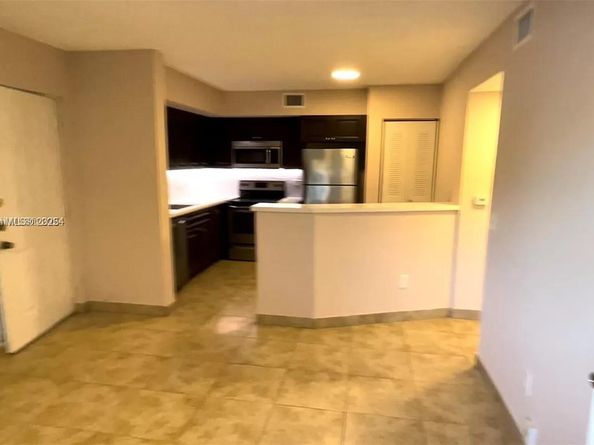 3690 N 56th Ave 916, Hollywood FL 33021