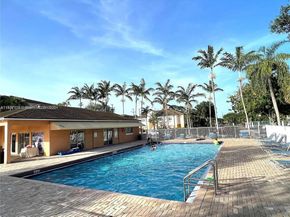 3690 N 56th Ave 916, Hollywood FL 33021