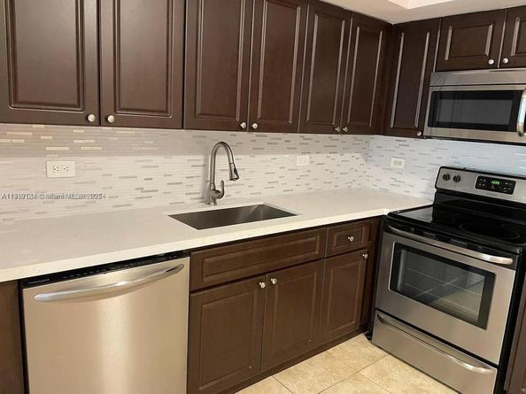 3690 N 56th Ave 916, Hollywood FL 33021