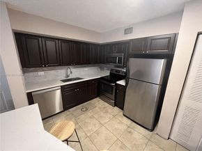 3690 N 56th Ave 916, Hollywood FL 33021