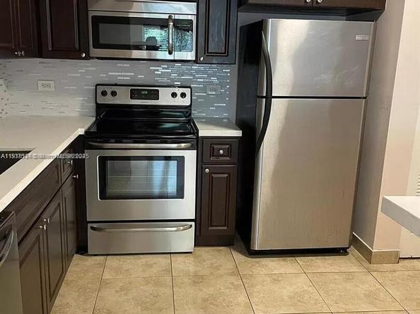 3690 N 56th Ave 916, Hollywood FL 33021