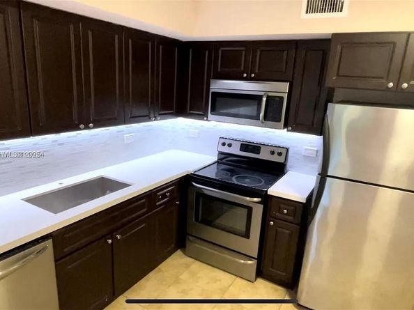 3690 N 56th Ave 916, Hollywood FL 33021