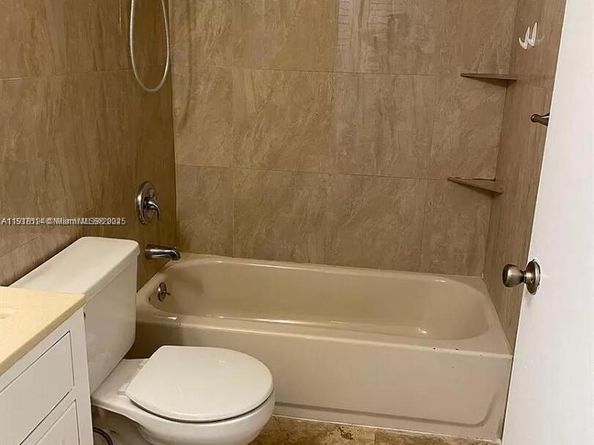 3690 N 56th Ave 916, Hollywood FL 33021