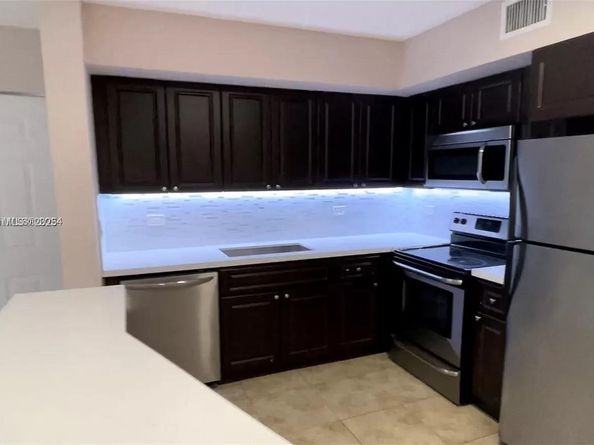 3690 N 56th Ave 916, Hollywood FL 33021