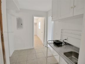 1160 W 26 th  ct, Riviera Beach FL 33404