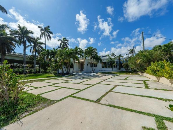 701 Hollywood Blvd, Hollywood FL 33019