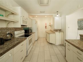 701 Hollywood Blvd, Hollywood FL 33019