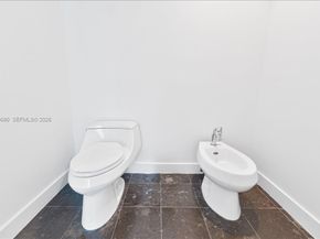 3801 Collins Ave 1105, Miami Beach FL 33140