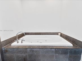 3801 Collins Ave 1105, Miami Beach FL 33140
