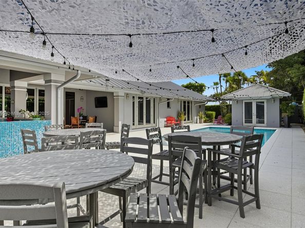 5800 SW 99th Ter, Pinecrest FL 33156