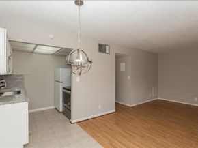 2145 Pierce St 218, Hollywood FL 33020