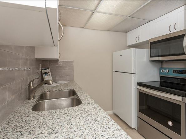 2145 Pierce St 218, Hollywood FL 33020