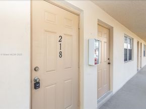 2145 Pierce St 218, Hollywood FL 33020