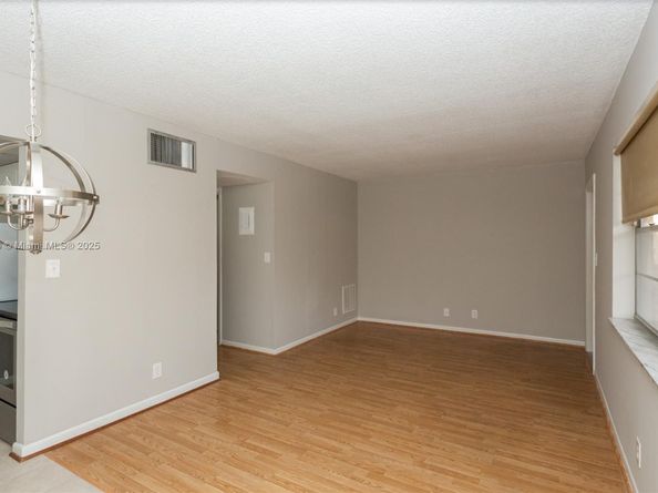 2145 Pierce St 218, Hollywood FL 33020