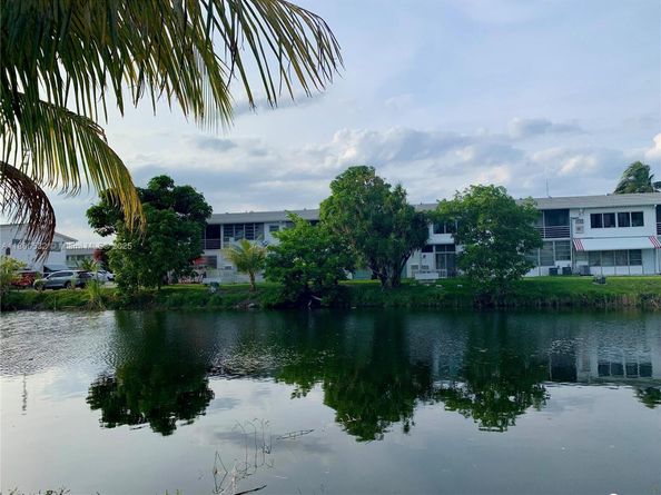 175 NE 203rd Ter 6, Miami Gardens FL 33179
