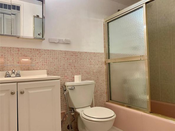 175 NE 203rd Ter 6, Miami Gardens FL 33179