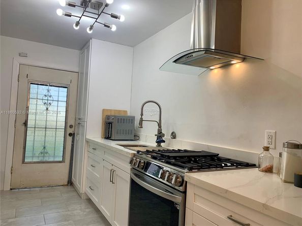 175 NE 203rd Ter 6, Miami Gardens FL 33179