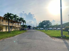175 NE 203rd Ter 6, Miami Gardens FL 33179