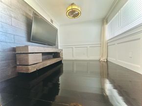 1700 NW N River Dr 805, Miami FL 33125