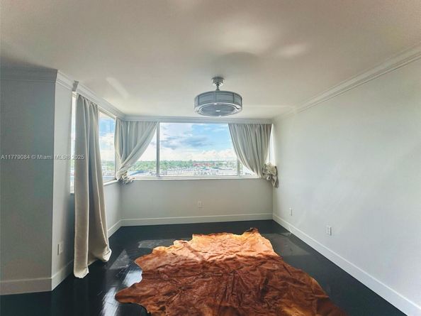 1700 NW N River Dr 805, Miami FL 33125
