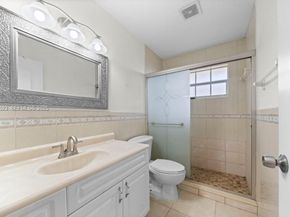 701 NE 6th St, Hallandale Beach FL 33009