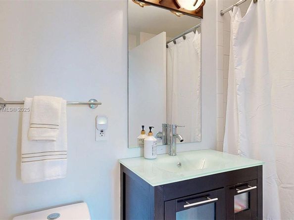 5970 Indian Creek Dr PH4, Miami Beach FL 33140
