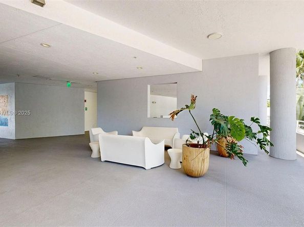 5970 Indian Creek Dr PH4, Miami Beach FL 33140