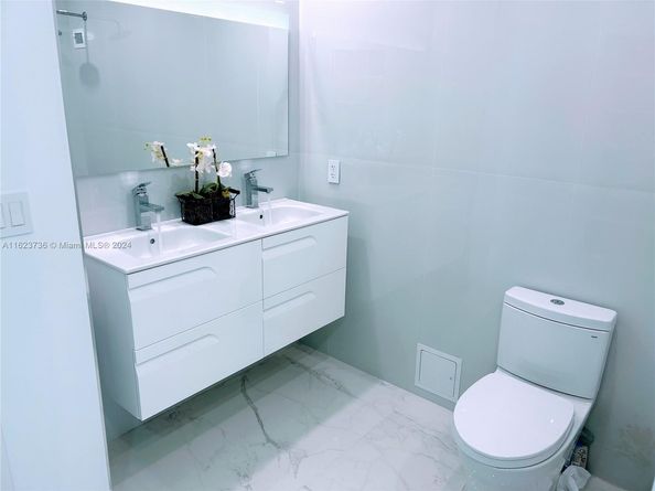 2030 S Ocean Dr 2220, Hallandale Beach FL 33009