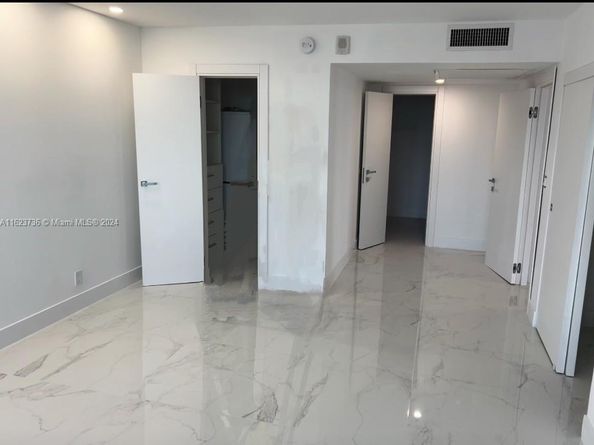 2030 S Ocean Dr 2220, Hallandale Beach FL 33009