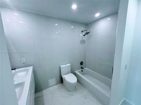 2030 S Ocean Dr 2220, Hallandale Beach FL 33009