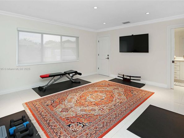 3650 N 36th Ave 2, Hollywood FL 33021