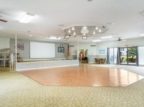 3505 NW 48th Ave 411, Lauderdale Lakes FL 33319