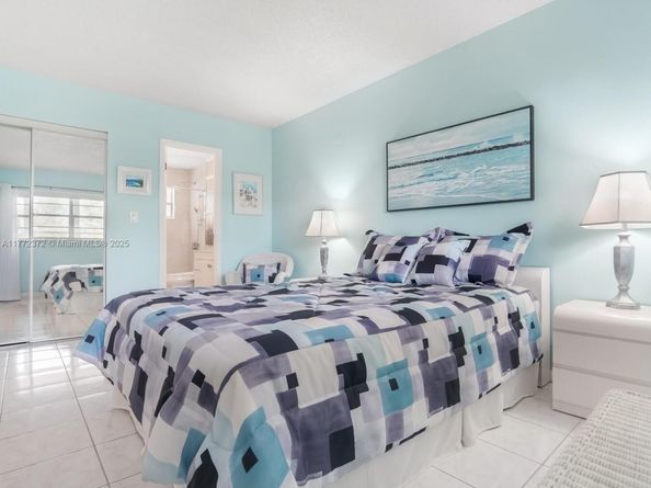 3505 NW 48th Ave 411, Lauderdale Lakes FL 33319