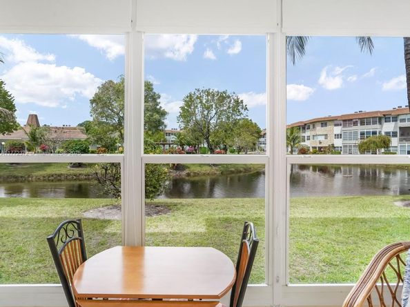 3505 NW 48th Ave 411, Lauderdale Lakes FL 33319