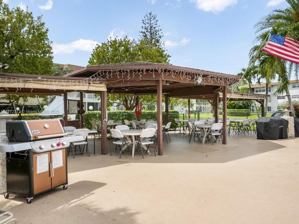 3505 NW 48th Ave 411, Lauderdale Lakes FL 33319