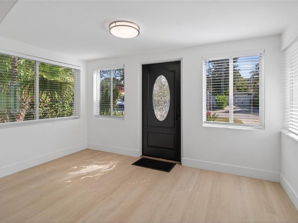 1113 N Victoria Park Rd, Fort Lauderdale FL 33304