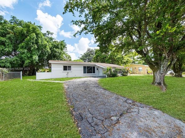 3841 NW 7th Ct, Lauderhill FL 33311