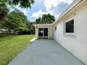 3841 NW 7th Ct, Lauderhill FL 33311