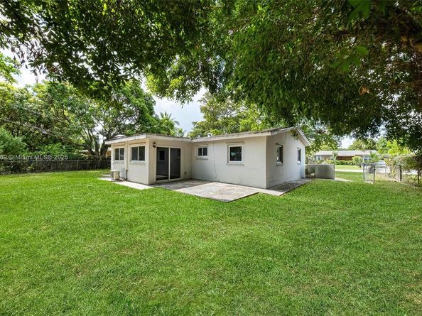 3841 NW 7th Ct, Lauderhill FL 33311