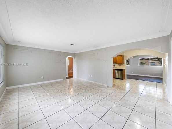 3841 NW 7th Ct, Lauderhill FL 33311
