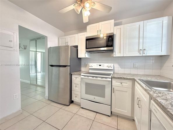 8450 Sunrise Lakes Blvd 111, Sunrise FL 33322
