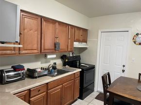 1790 NW 19th St, Miami FL 33125