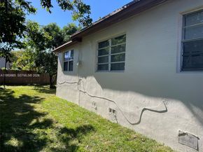 1790 NW 19th St, Miami FL 33125