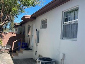 1790 NW 19th St, Miami FL 33125