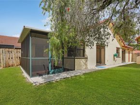 640 SW 113th Ter, Pembroke Pines FL 33025