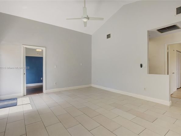 640 SW 113th Ter, Pembroke Pines FL 33025