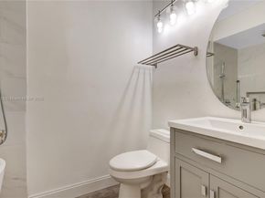 640 SW 113th Ter, Pembroke Pines FL 33025